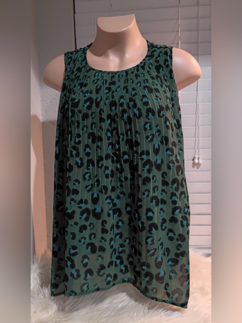 Ava & Viv Women’s 1X Sleeveless Top